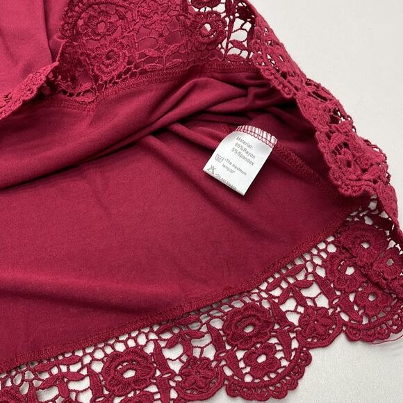 QIXING Women’s XL Red Lace Bottom Short Sleeve Top - Picture 3 of 3
